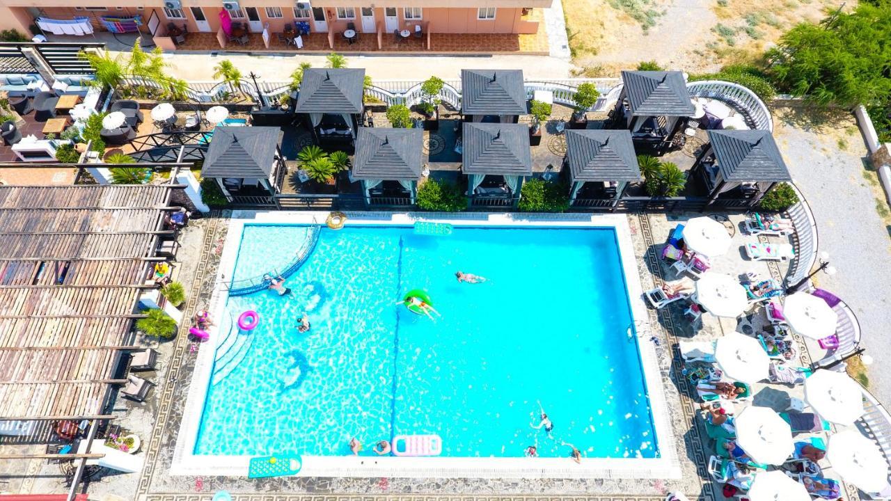 Coralli Apartments Pefki Eksteriør billede